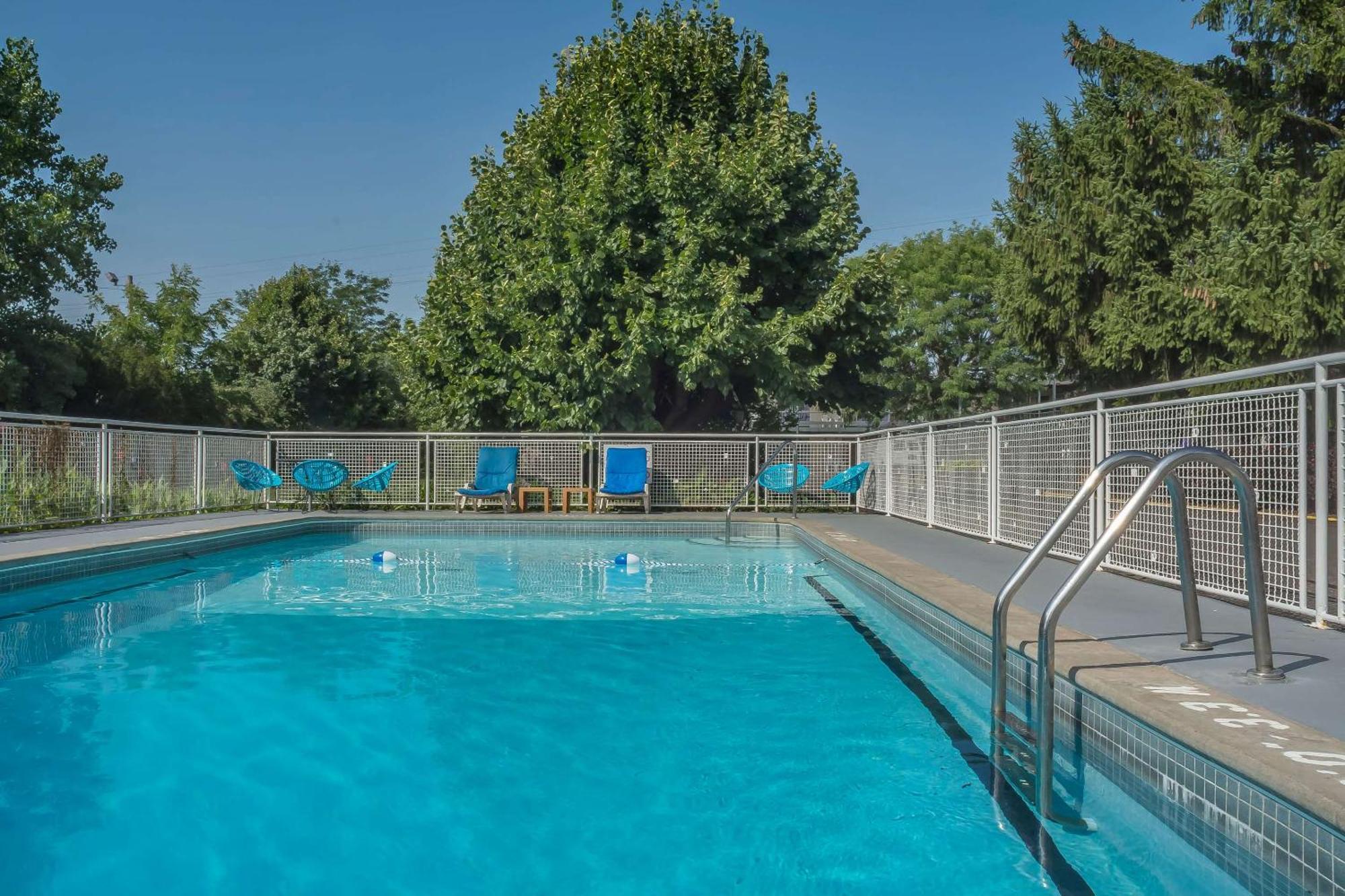 Rodeway Fallsview Inn 3*